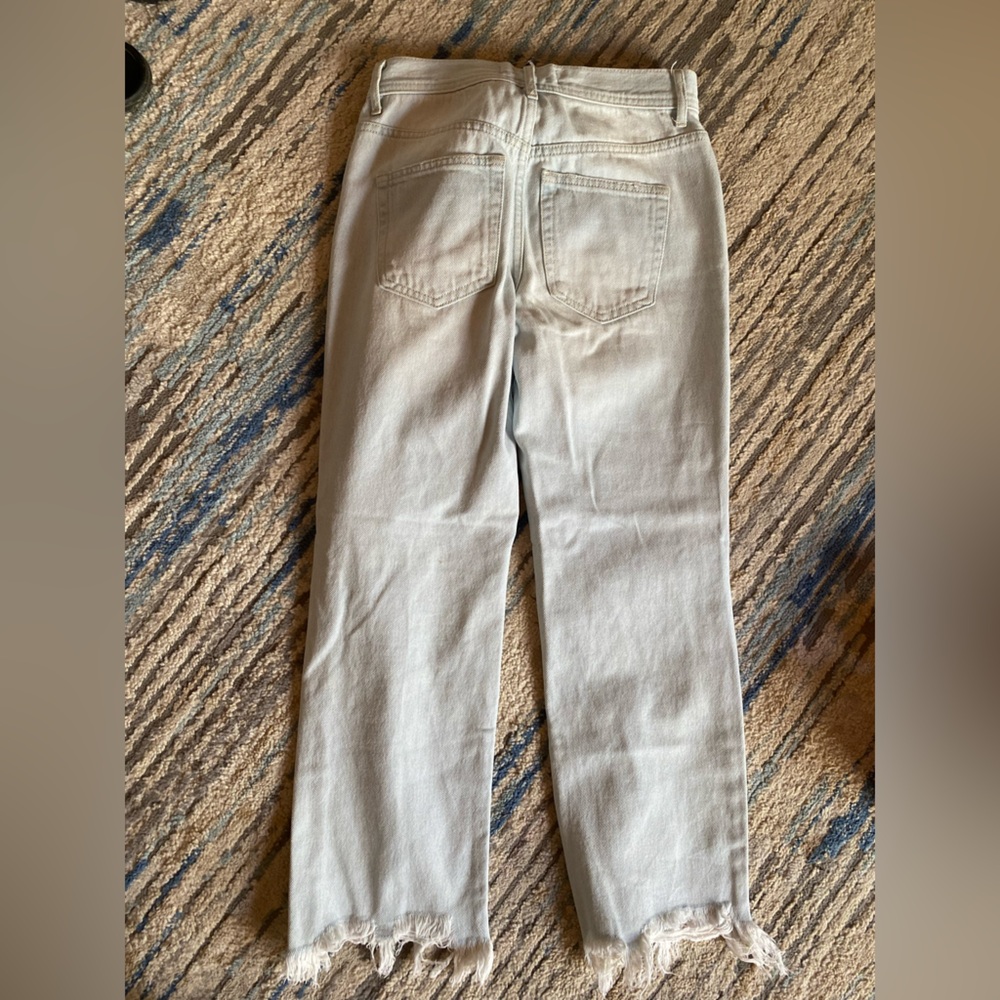 Size 25 We the Free Brand Distressed Jeans - Picture 2 of 9